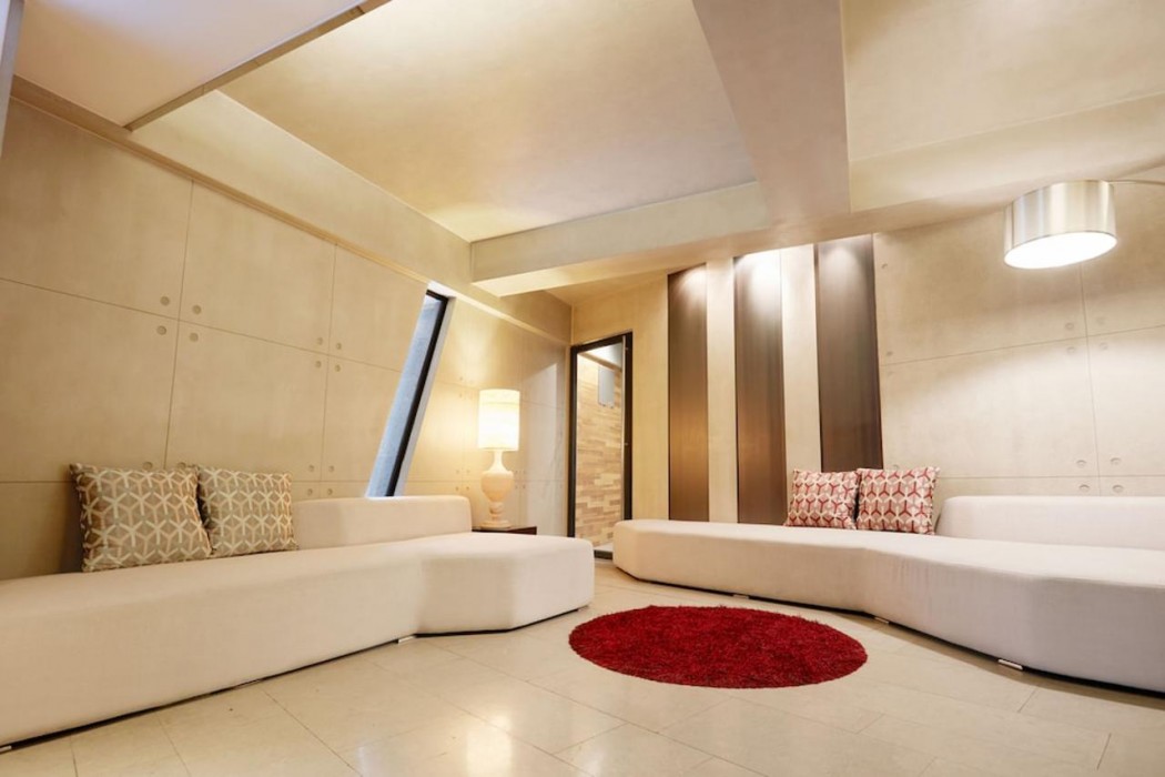 Tria Hotel 7/62