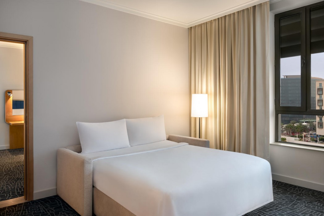 Yas Plaza Bay by IHG 29/114