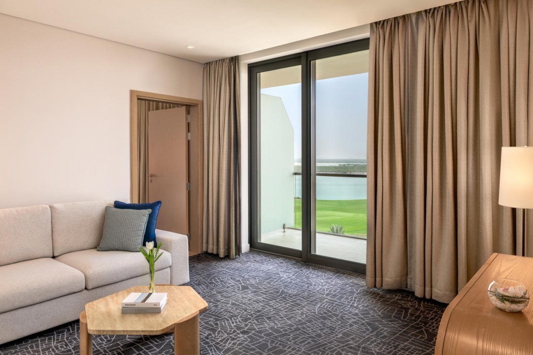 Yas Plaza Bay by IHG 66/114