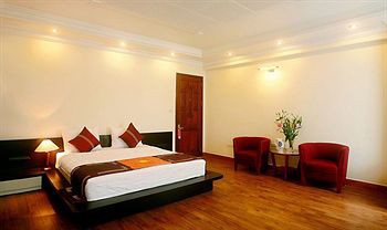 Serenity Villa Hotel 1/27