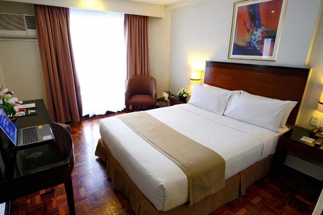 Fersal Hotel Neptune Makati 13/65