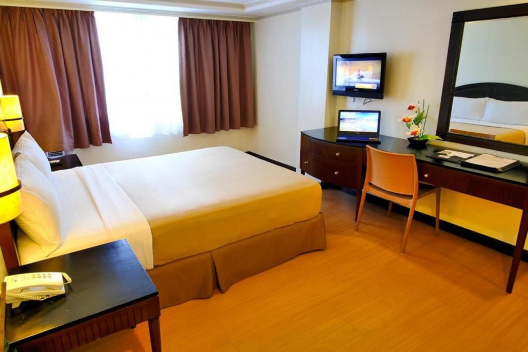 Fersal Hotel Neptune Makati 14/65