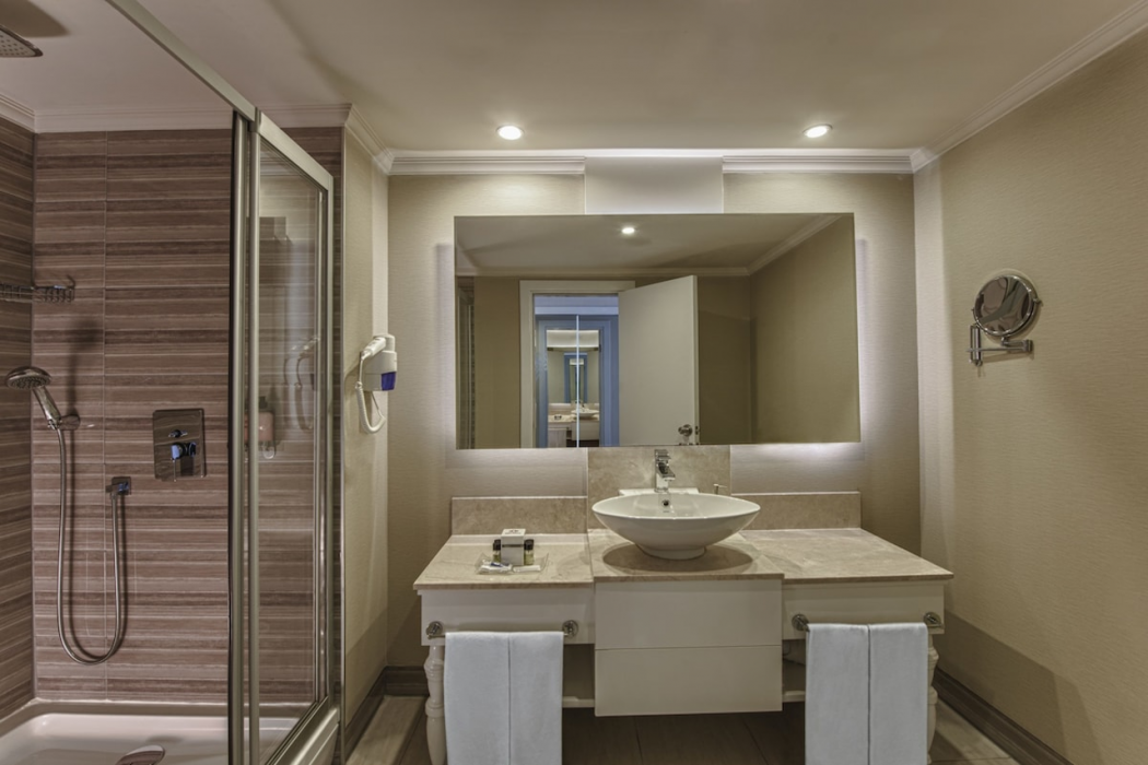 Delphin Imperial 16/60