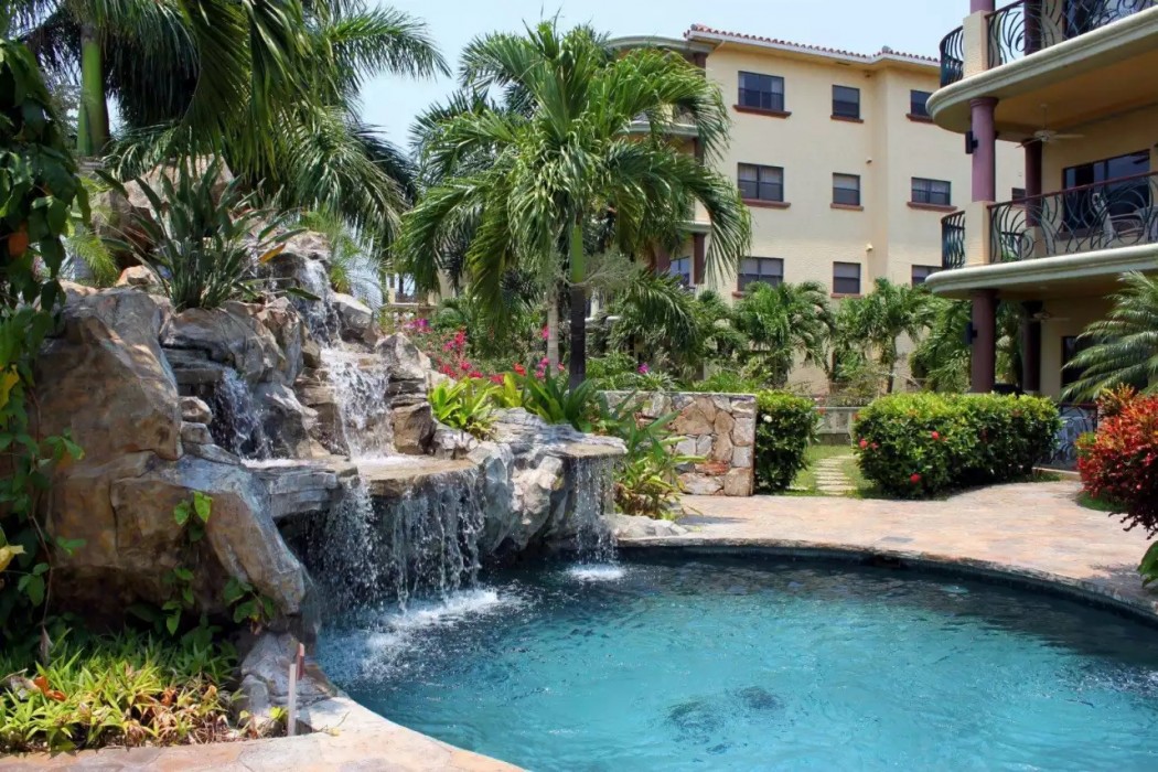Clarion Suites Roatan at Pineapple Villas 19/46