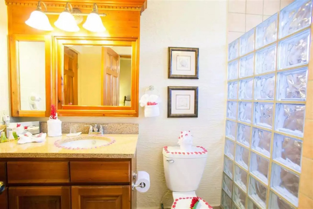 Clarion Suites Roatan at Pineapple Villas 13/46