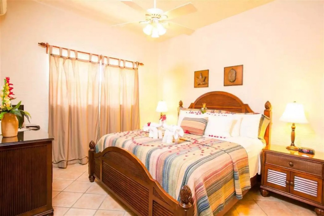 Clarion Suites Roatan at Pineapple Villas 6/46