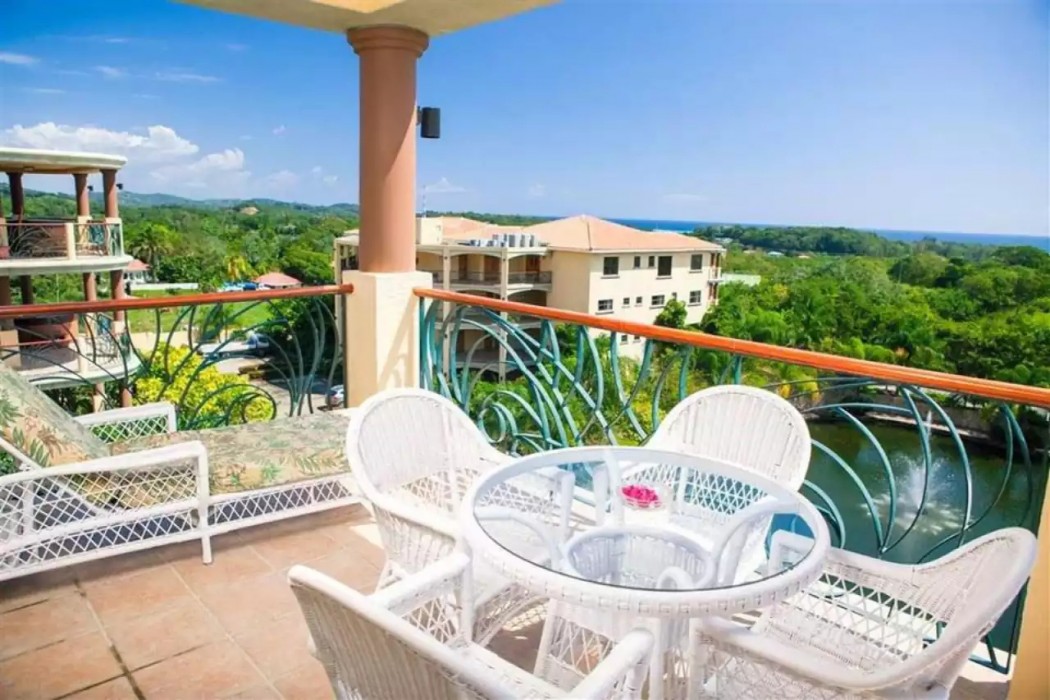 Clarion Suites Roatan at Pineapple Villas 14/46