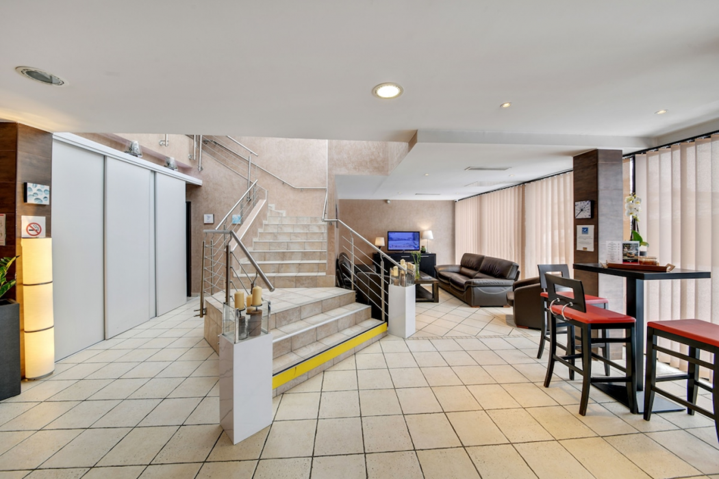 Hotel Paris Pacific 5/44