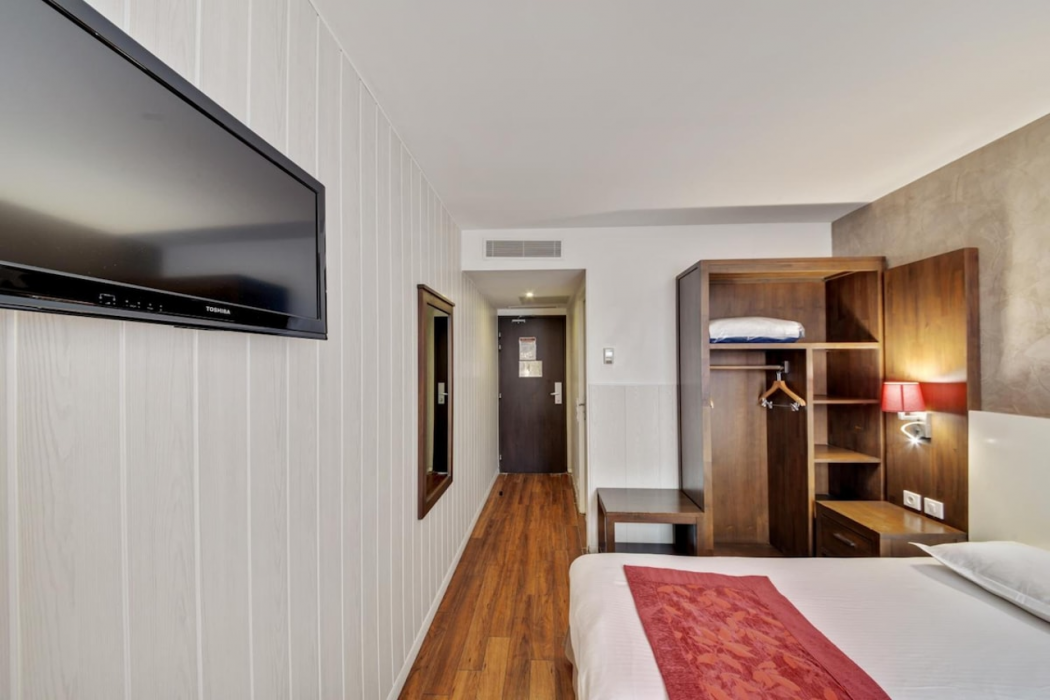 Hotel Paris Pacific 12/44