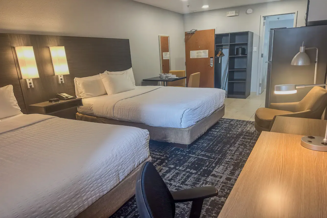 Clarion Pointe Winnipeg - St Vital District 8/20