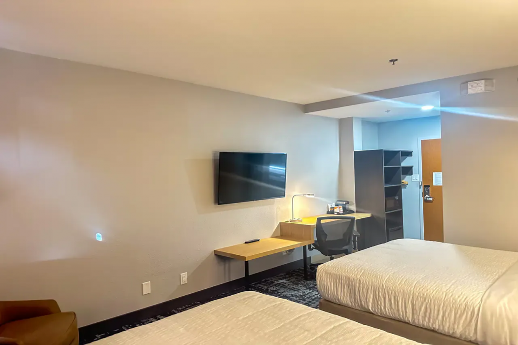 Clarion Pointe Winnipeg - St Vital District 7/20