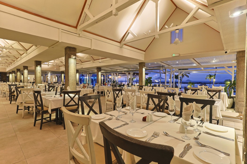 Villas Caroline Beach Hotel 48/54