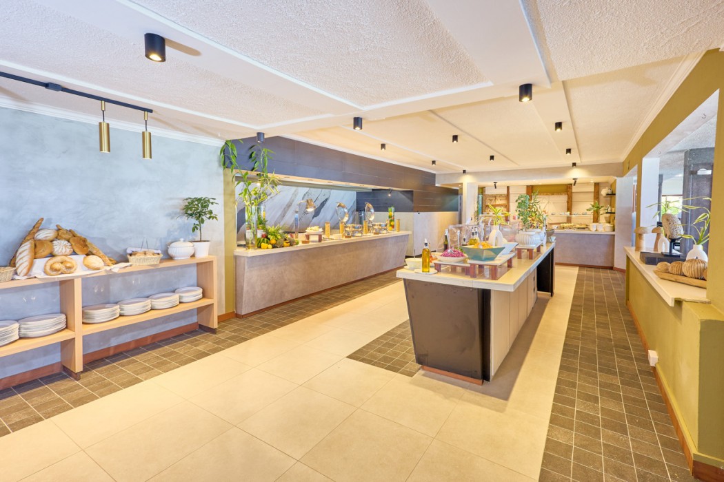 Villas Caroline Beach Hotel 46/54