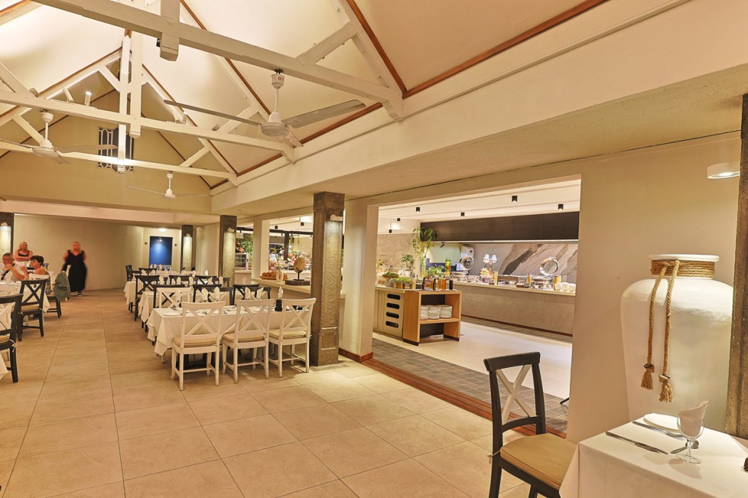 Villas Caroline Beach Hotel 45/54