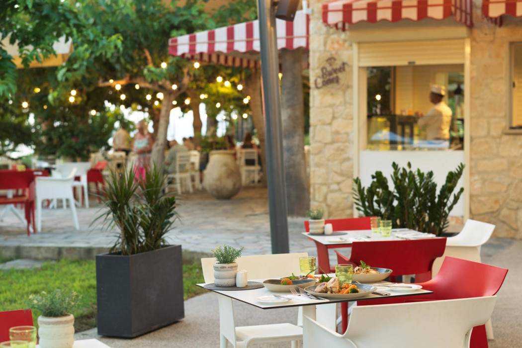 St. George Beach Hotel & Spa Resort - Adults Only 90/139