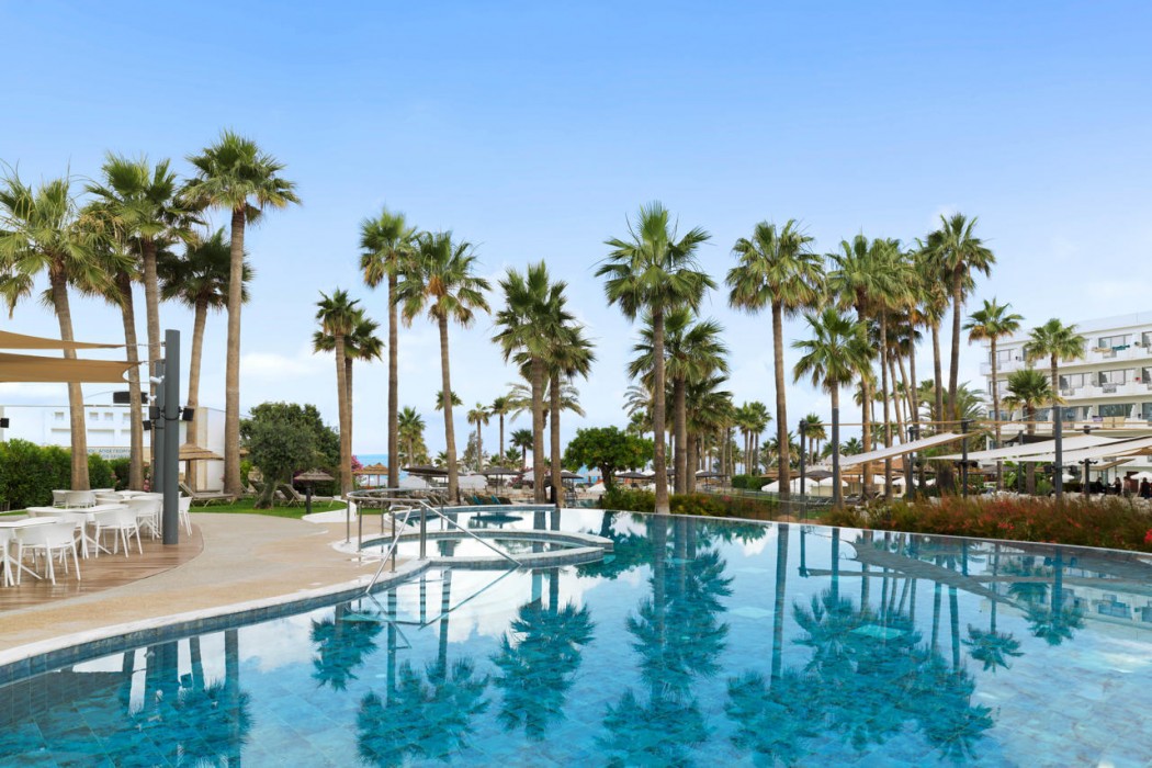 St. George Beach Hotel & Spa Resort - Adults Only 68/139