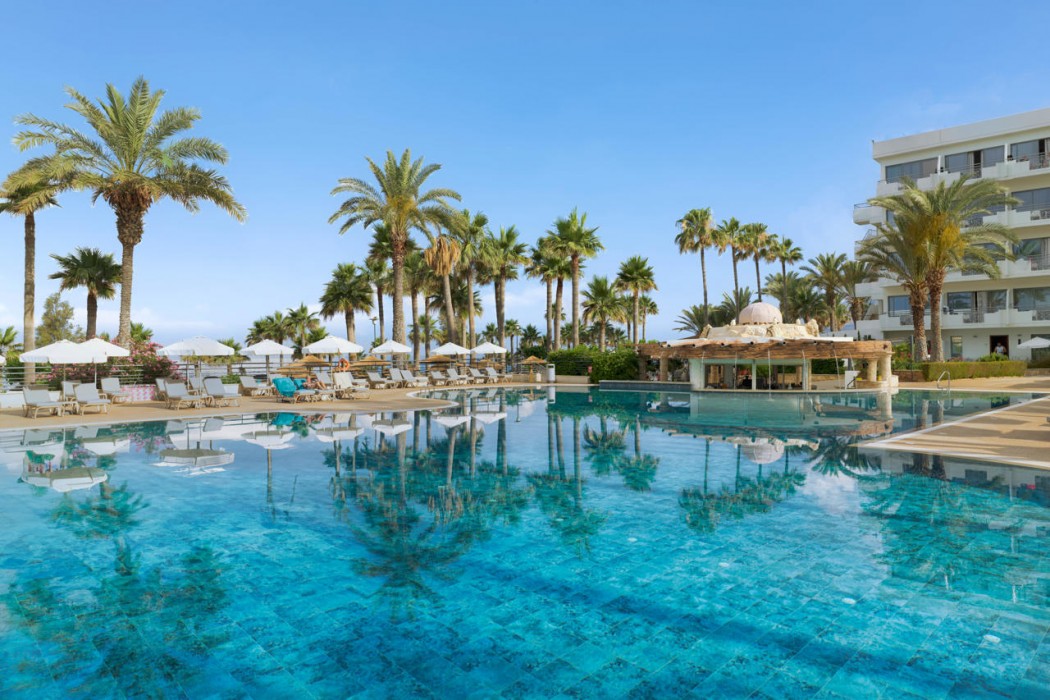 St. George Beach Hotel & Spa Resort - Adults Only 70/139