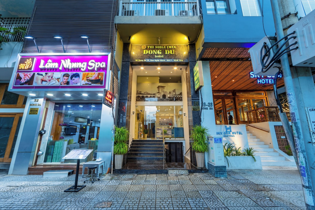 The Noble Swan Central Dong Du Hotel photo1
