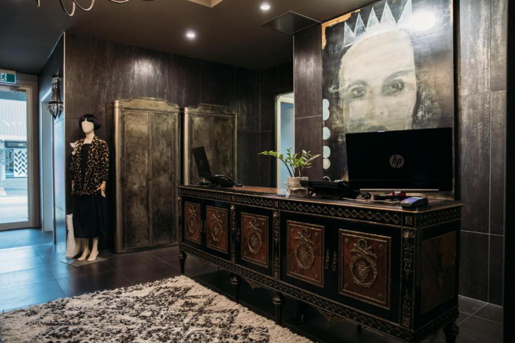 King and Queen Hotel Suites 3/18
