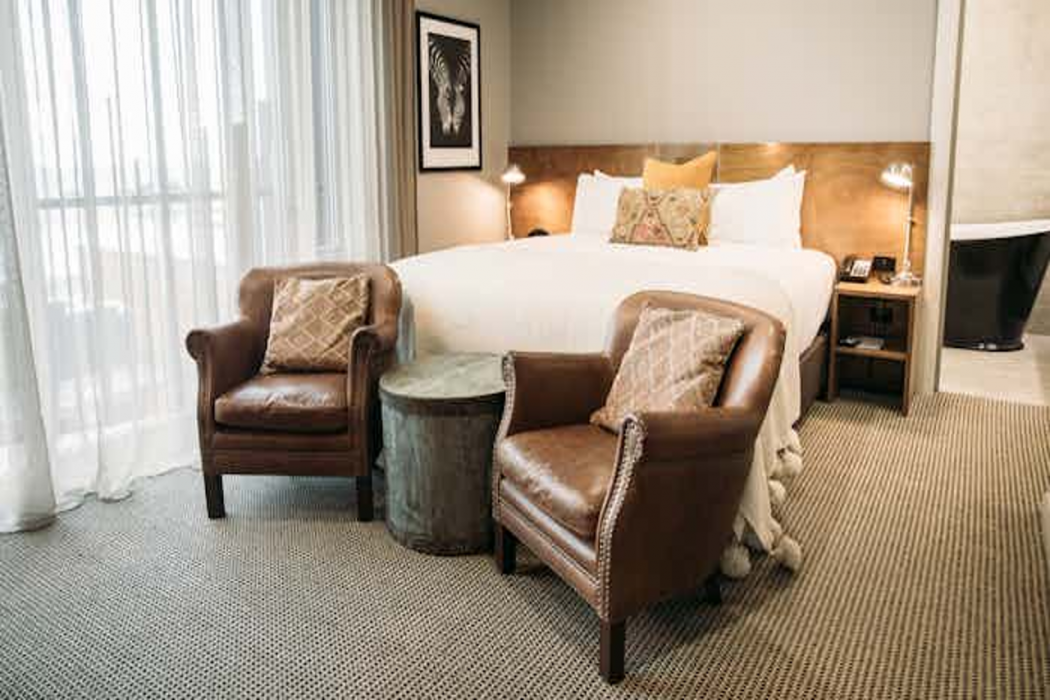 King and Queen Hotel Suites 9/18