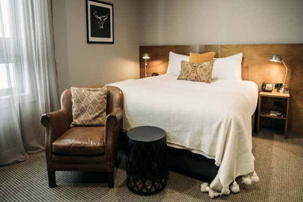 King and Queen Hotel Suites 5/18