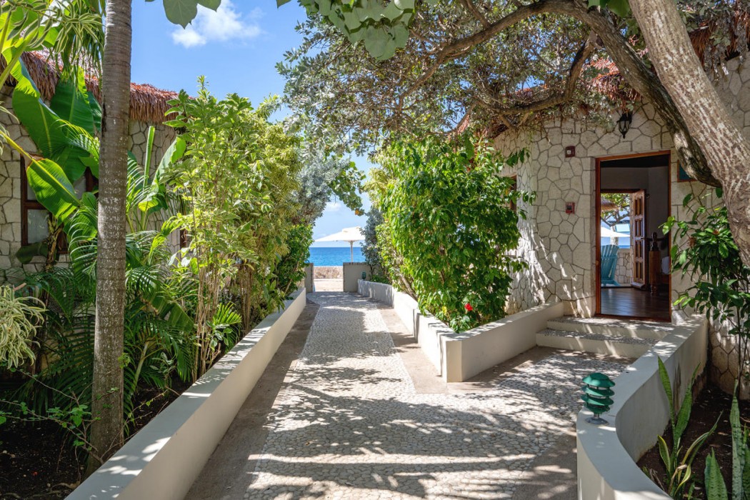 Ocean Cliff Hotel Negril 3/69