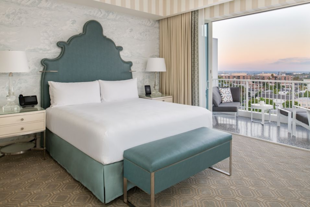 The Beverly Hilton 16/60