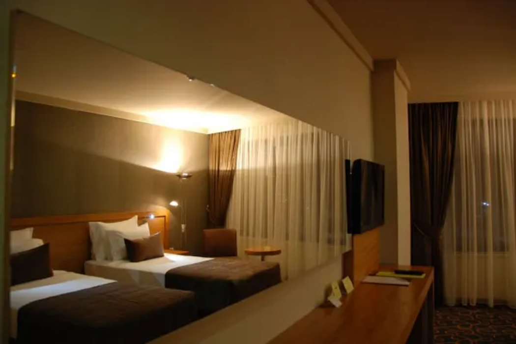 Volley Hotel Izmir 7/63