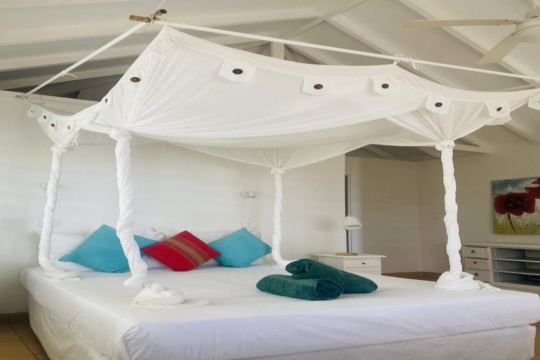 Coco Beach Resort 11/66