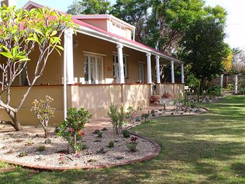 Bisibee Guest House 1/1