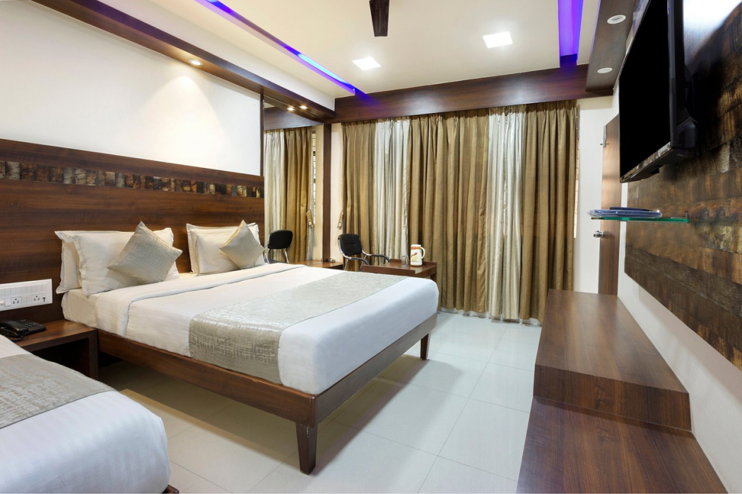 Mannar's Deluxe Lodge 12/25