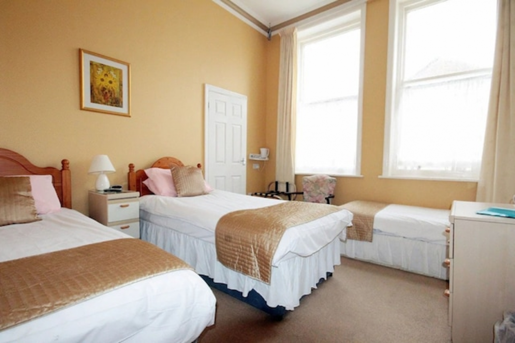 OYO Marine Parade Hotel Eastbourne Pier 13/60
