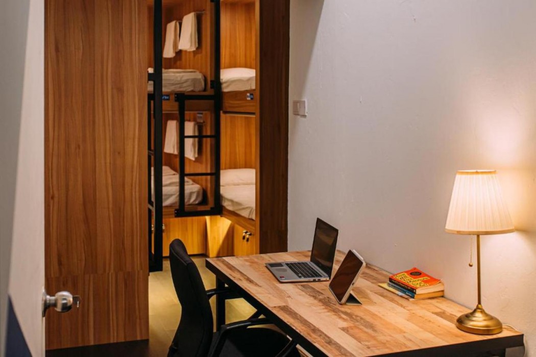 Bluewaters Pods 38 Hongkong St 13/40