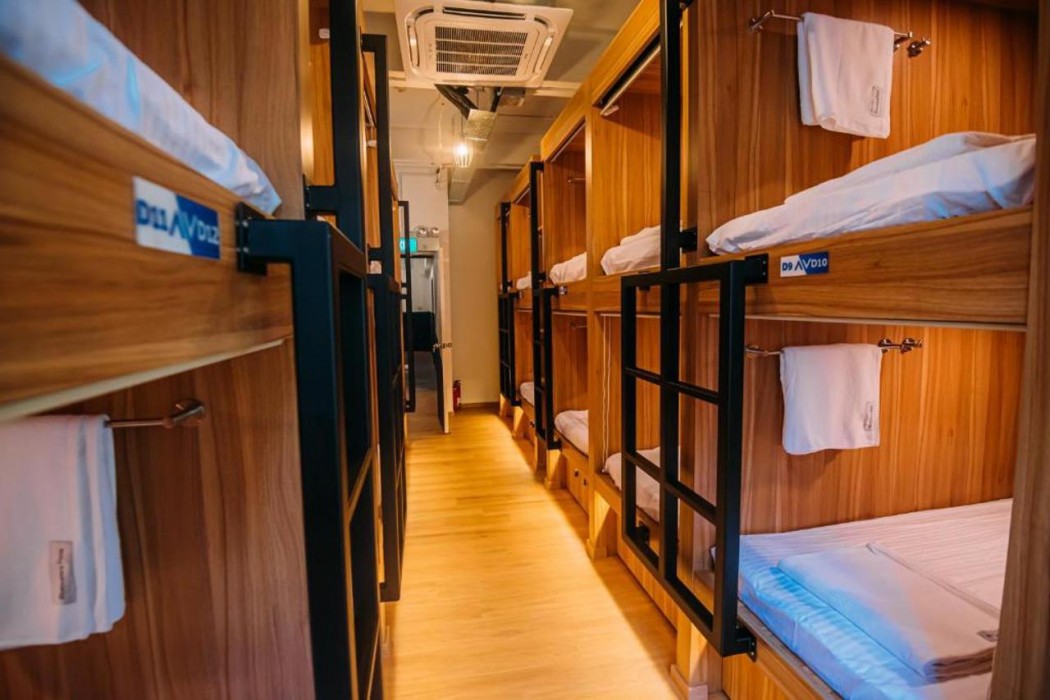 Bluewaters Pods 38 Hongkong St 16/40