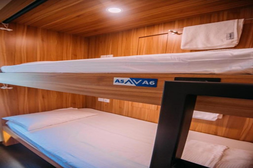 Bluewaters Pods 38 Hongkong St 12/40
