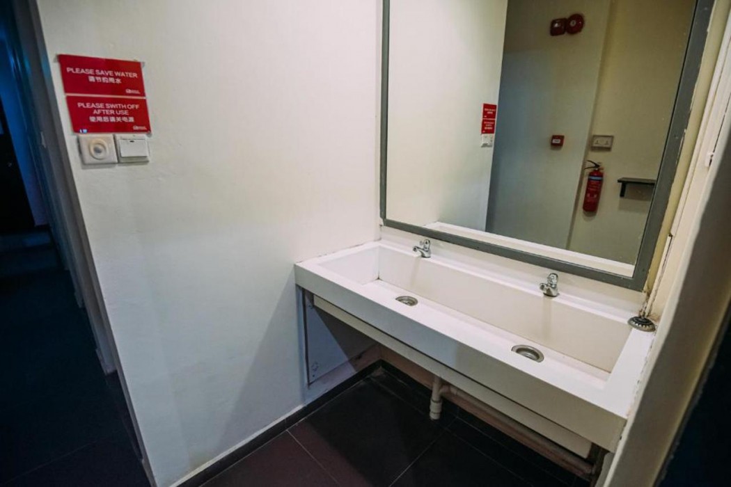 Bluewaters Pods 38 Hongkong St 9/40