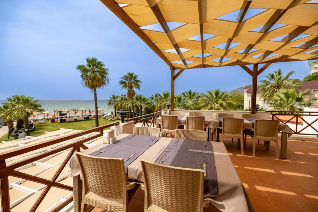 Sentinus Beach Hotel 38/83