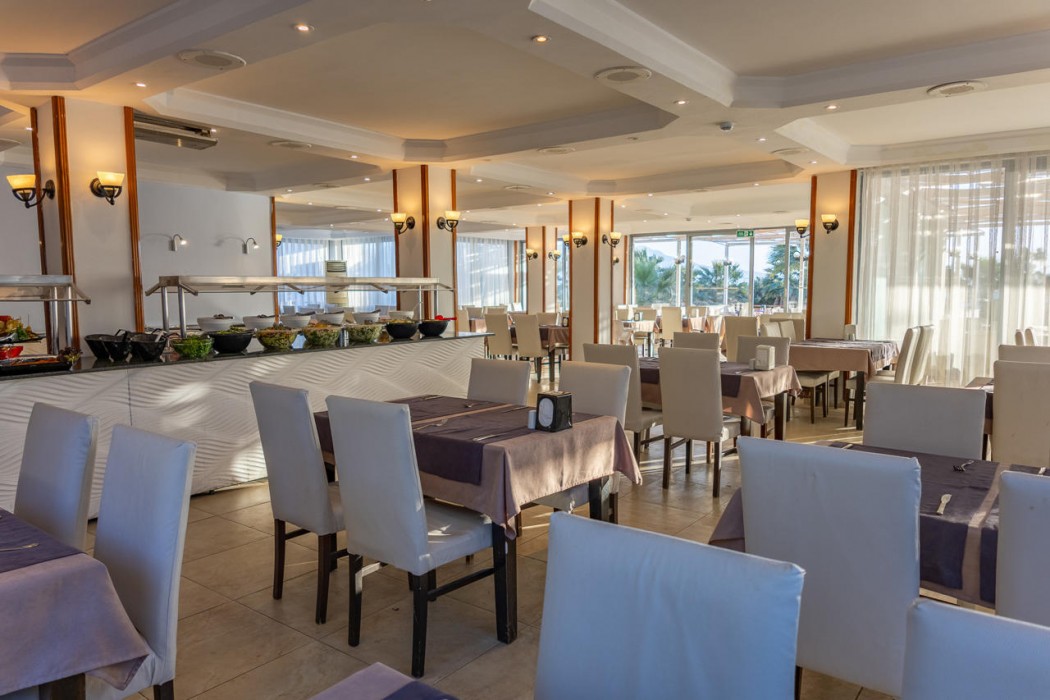 Sentinus Beach Hotel 43/83