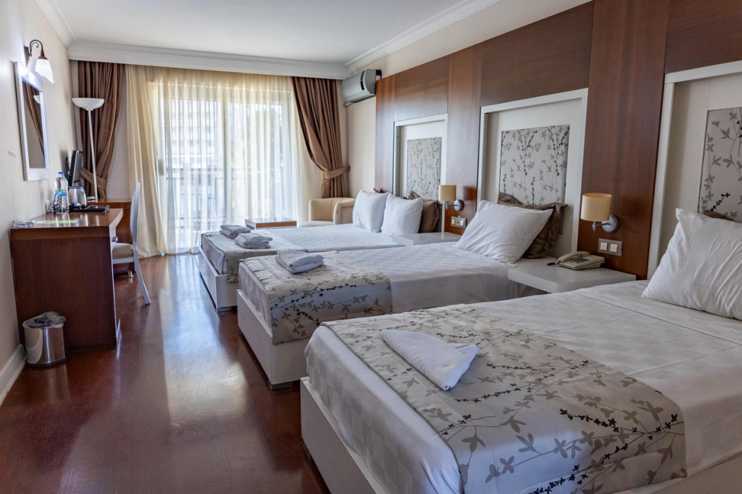 Sentinus Beach Hotel 13/83