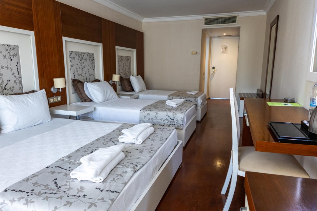 Sentinus Beach Hotel 22/83