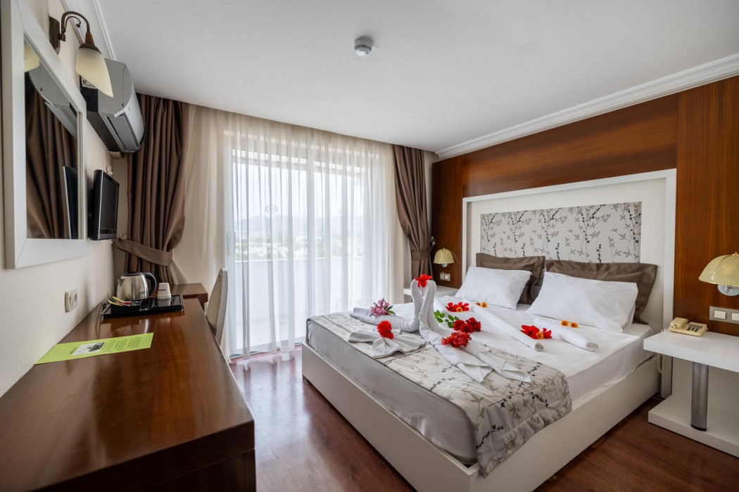 Sentinus Beach Hotel 21/83