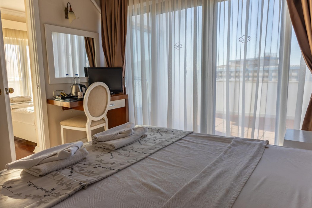 Sentinus Beach Hotel 17/83