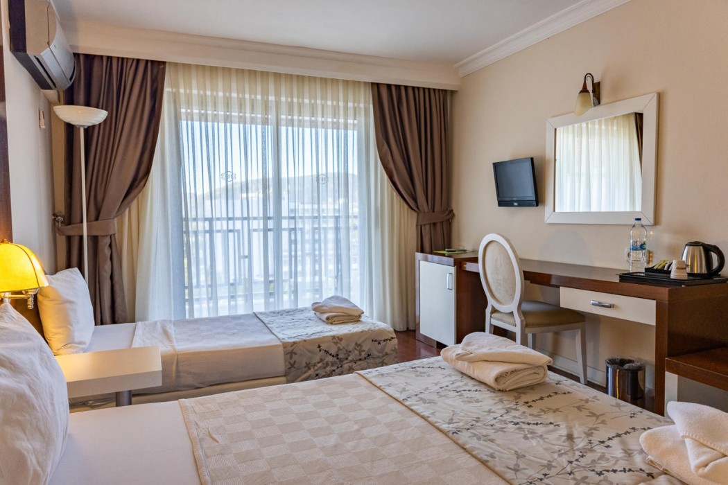 Sentinus Beach Hotel 24/83