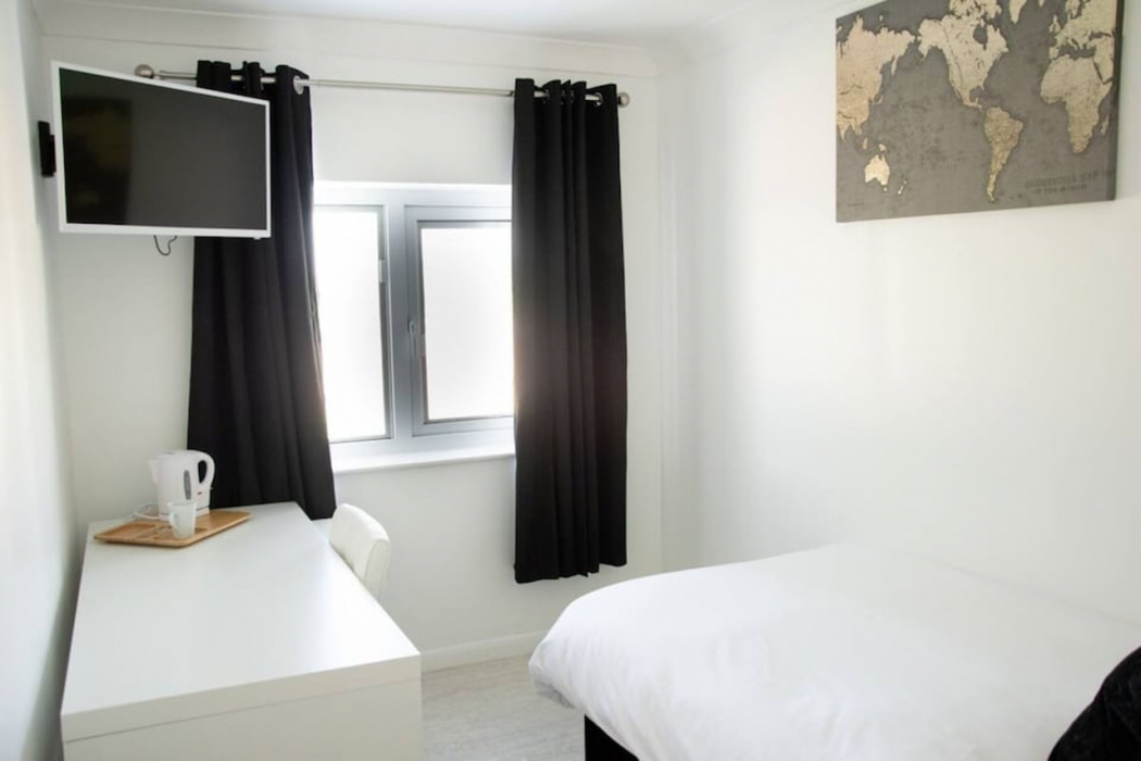 OYO Belvoir Hotel 8/39