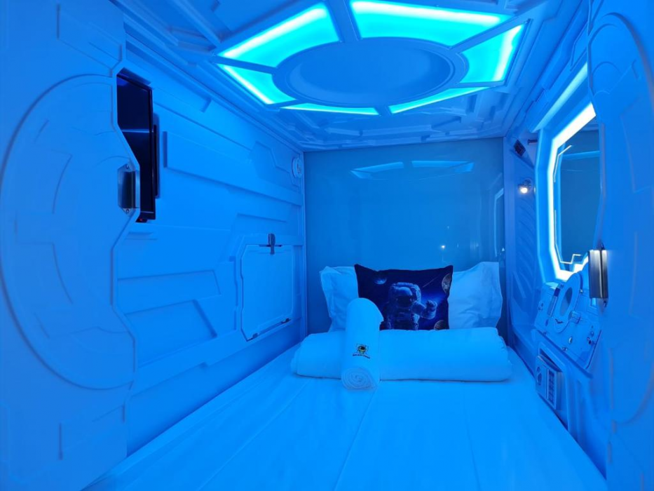Galaxy Pods Capsule Hotel Boat Quay 14/39