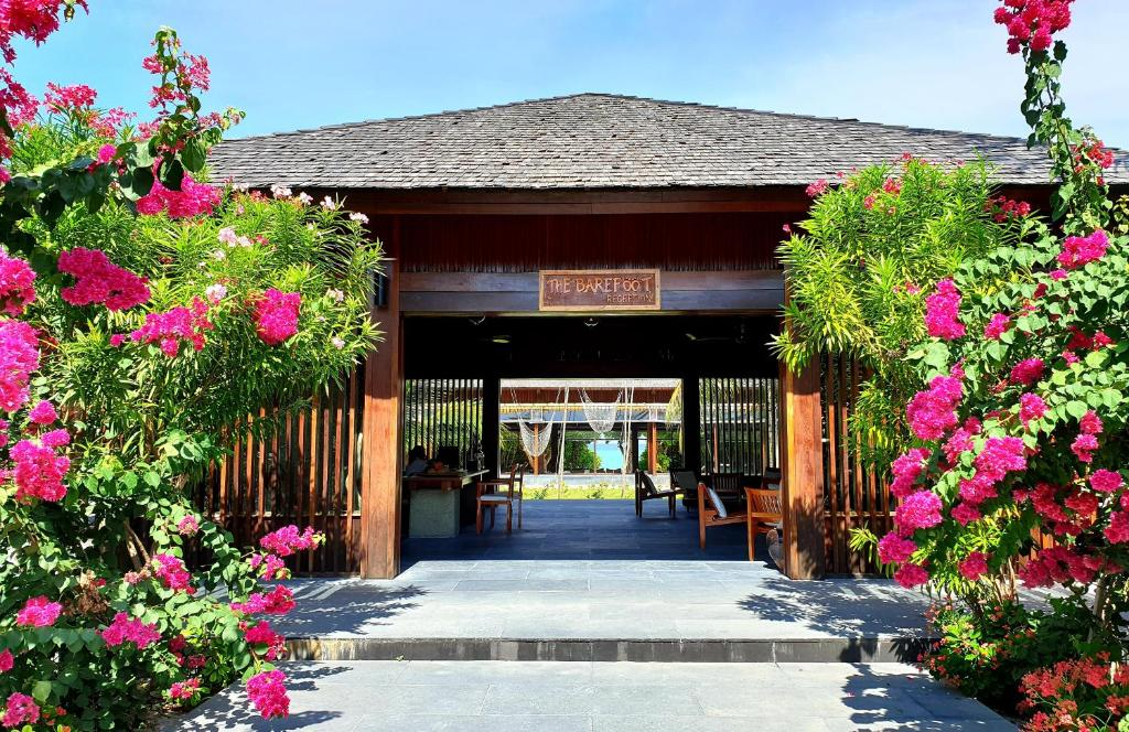 The Barefoot Eco Hotel 3/63