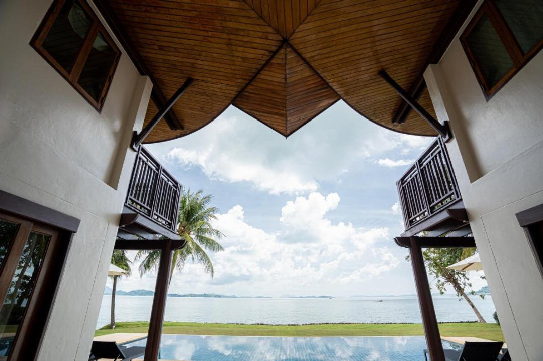 5 Bedroom Grand Beachfront Pool Villa، Barcelo Coconut Island 8/18