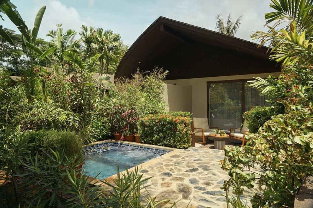 LUX Jacuzzi Suites
