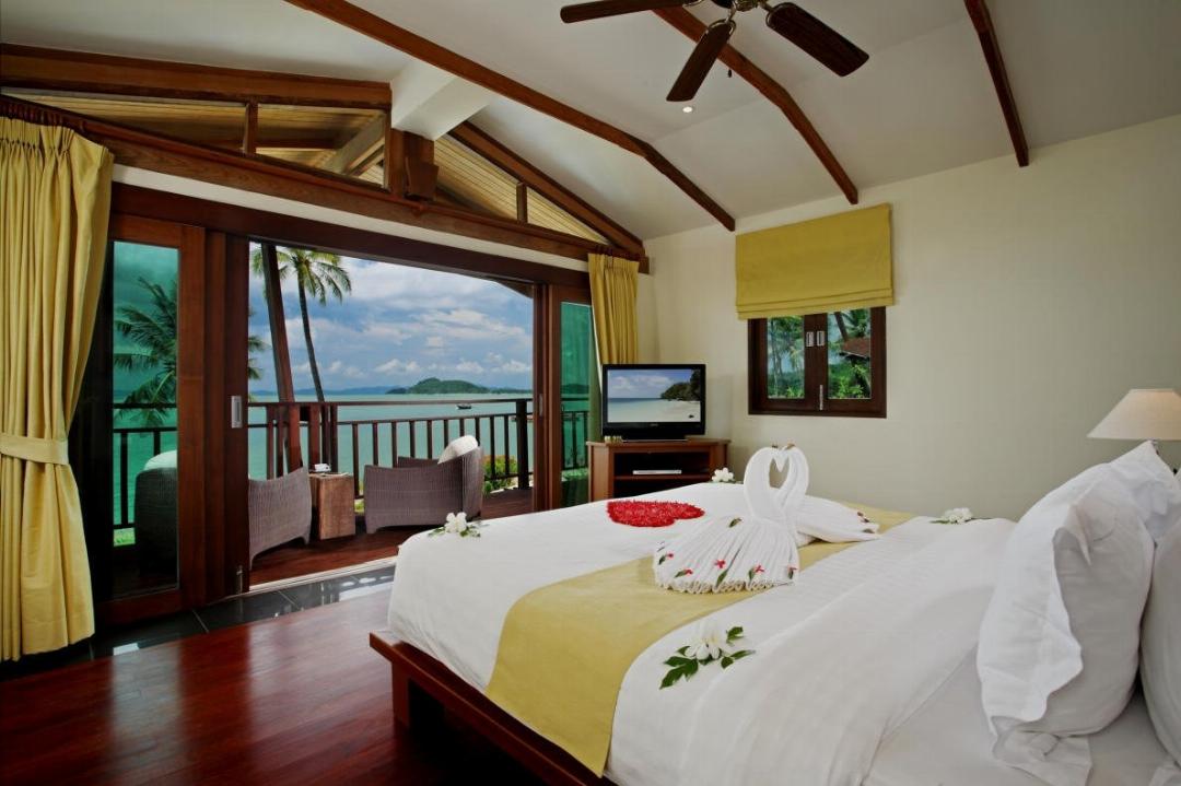 5 Bedroom Grand Beachfront Pool Villa، Barcelo Coconut Island 6/18