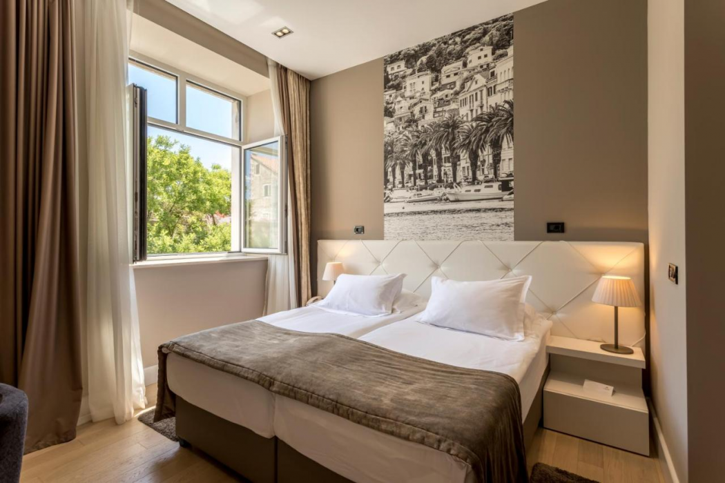 Cornaro Hotel 8/50